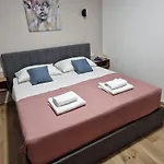 Apartments Villa Petra *