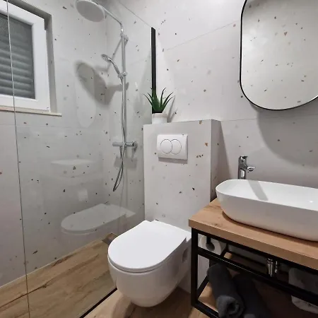 Lägenhet Petra 2 Bedroom Čilipi