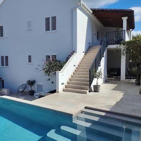 Apartments Villa Petra Apartament Čilipi