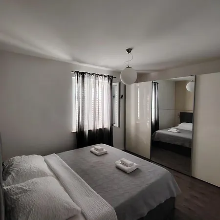 Petra 2 Bedroom アパート Čilipi