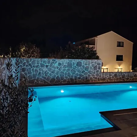 Daire Petra 2 Bedroom Čilipi